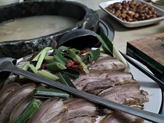 -墨脱石锅椰子鸡•香草鸭•东山羊(大东海店)