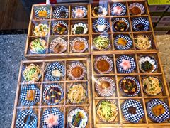 -阿瓦山寨·湘菜现炒·剁椒鱼头王(咸阳总店)