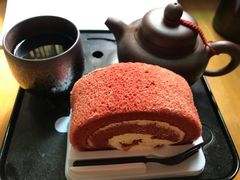 红丝绒草莓蛋糕卷-长乐饼家(五羊新城店)