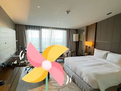 -上海滴水湖皇冠假日酒店