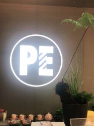 -PE SALON