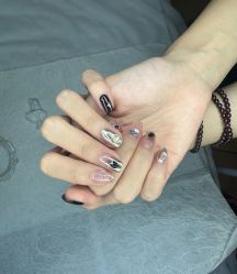 -十月·日式美甲美睫·纹眉