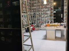 -钟书阁(松江泰晤士小镇店)