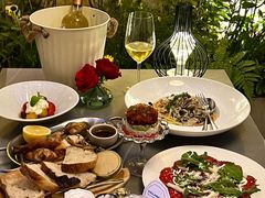 -Osteria Garden 生蚝花园餐厅(原进贤路店)