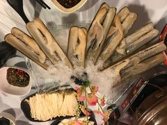 -鲜入围煮花胶鸡海鲜火锅