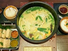 -银米·云南传统过桥米线(双廊黑金冠店)