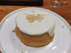 海盐芝士流心蛋糕-more than meow吴止猫主题餐厅(承德 中船汇店)