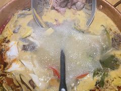 -洱火云南酸菜牛肉火锅(石景山当代商城店)