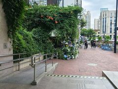 -常熟路(地铁站)