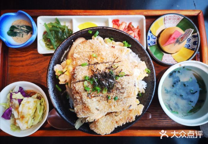 石葵(锦业时代店)猪排饭图片