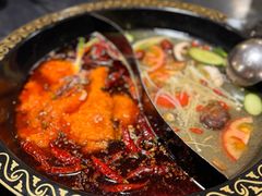 -小志家.鲜牦牛肉牛杂火锅野生菌汤锅