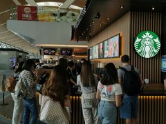 门面-星巴克(浦东机场T2到达店)