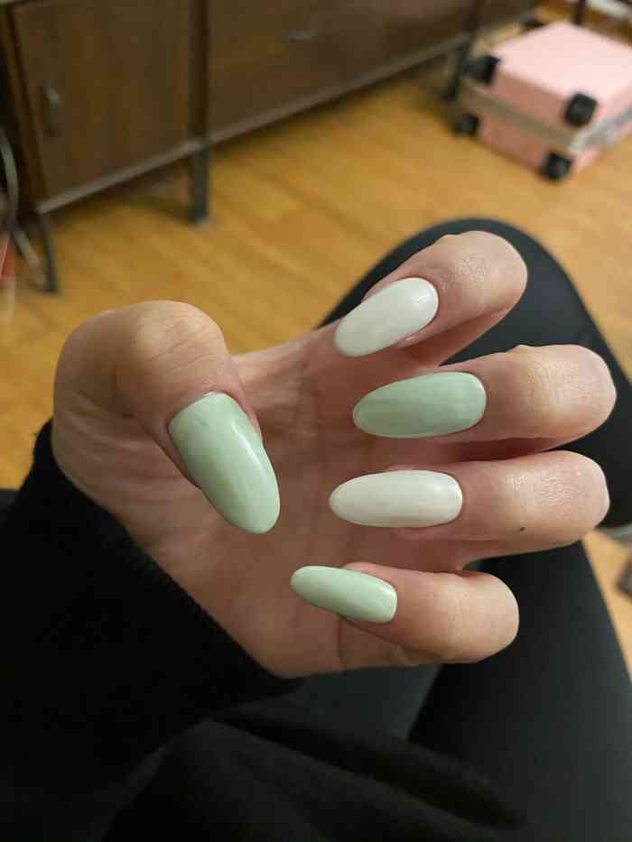 赫拉美甲美睫店(阳光世纪店)-"花了300块钱做了个甲片延长,第一次做得