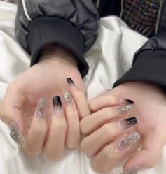 -悦指间美甲美睫
