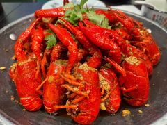 -何妹湿辣牛肉·粤式烧烤砂煲(桂雅路店)