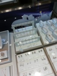 -潮宏基(大商新玛特店)