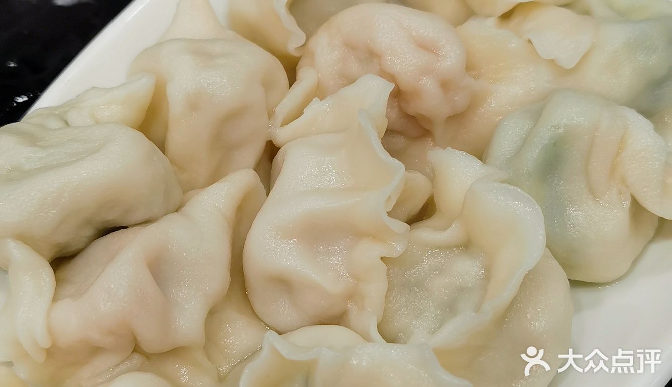 这家东北风味小馆现包现煎的酸菜烤饺绝了‼️