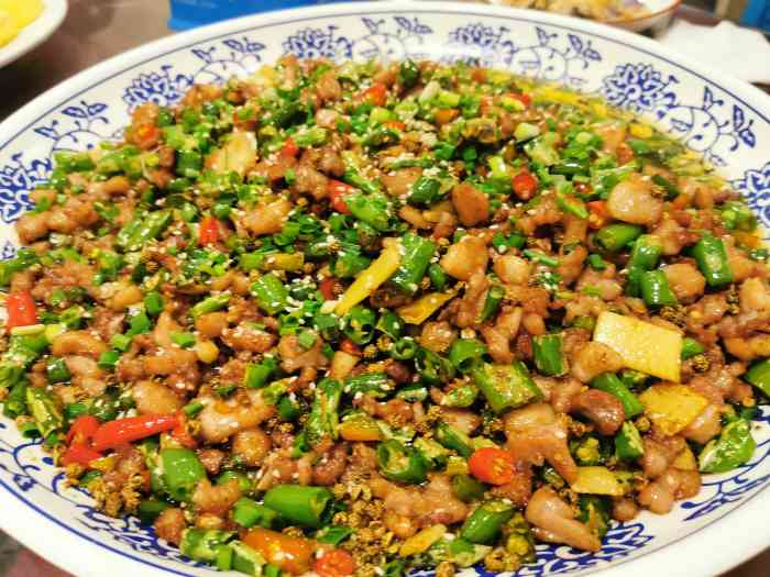 龚黄棒江湖菜·来凤鱼璧山兔-"璧山兔,来凤鱼是重庆的地方特色,这家龚