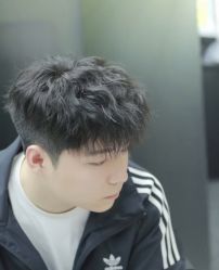 -iu潮牌·SALON