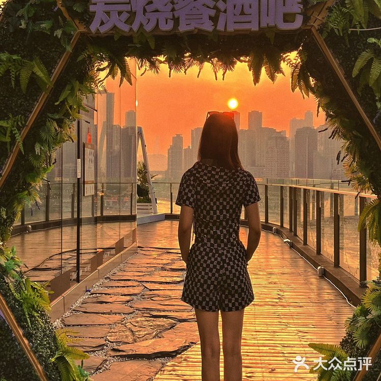 正装主题之夜,今天的快乐全是他给的💕