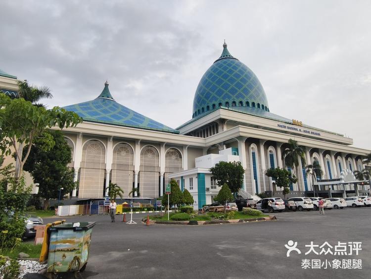 阿克巴尔清真寺是印度尼西亚第二大清真寺