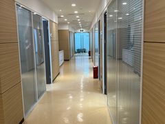 -瑞尔齿科(上海长风大悦城店)