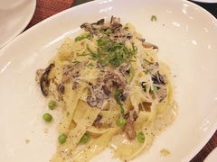 松露意大利宽面配菌菇-WOLFGANG PUCK KITCHEN & BAR(迪士尼小镇店)