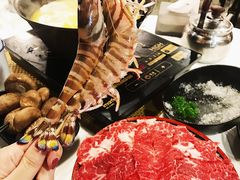 -鲜入围煮花胶鸡海鲜火锅