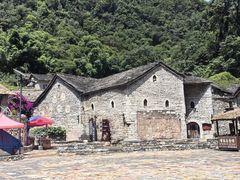 -高荡千年布依古寨旅游景区