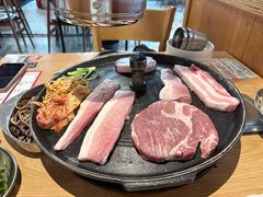 -江南猪肉商会无限续吃(弘大店)