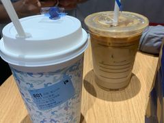 -瑞幸咖啡(梅花园地铁站店)