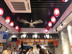 大堂-爆炸头阿姨小四川正宗川味小吃(无任何分店)