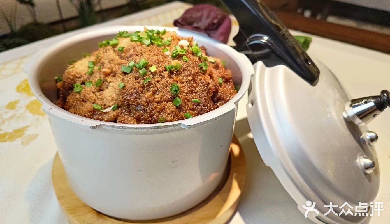 🥘一碗烟火 | 地标湘菜，美味不止一点点🥘