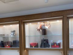 -品真阁华夏典当行(四通桥店)