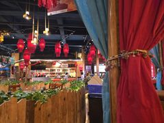 -老滇山寨•云南特色菜•地方菜•民族风情歌舞表演(金碧店)