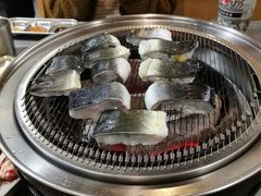 -围炉肉舍•炭烤活鳗•丹东海鲜烤肉(步行街店)