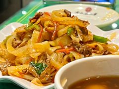 炒擀面皮-令氏家外家周秦食府(高新店)