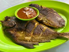 -明记烧鱼美味店