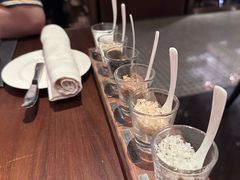 -恰餐厅及酒吧 CHAR Bar & Grill (北京丽都皇冠假日店)