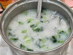 鲩鱼头尾滚菜心粒粥-联邦酒楼