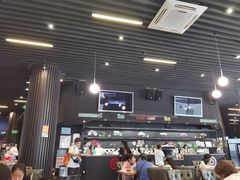 门面-汽车博物馆主题餐厅
