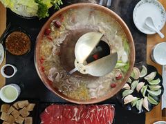 -果松木炭酸菜铜火锅·外婆参鸡汤