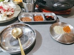 -围炉肉舍丹东海鲜烤肉·烤活鳗(步行街店)