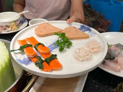 -得意咚瓜·顺德鱼生·冬瓜火锅(深圳首店)