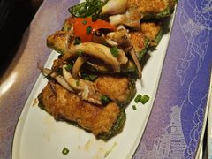 头抽鲜露鱿鱼脚煎酿辣椒-粤·向群饭店(麓景路店)