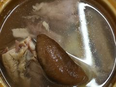 香菇鸡汤-红大哥水门鸡饭(總店)