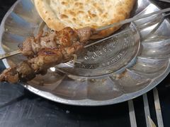 -烤肉小伙烤肉店