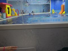 -龙格亲子游泳•水育早教运动中心