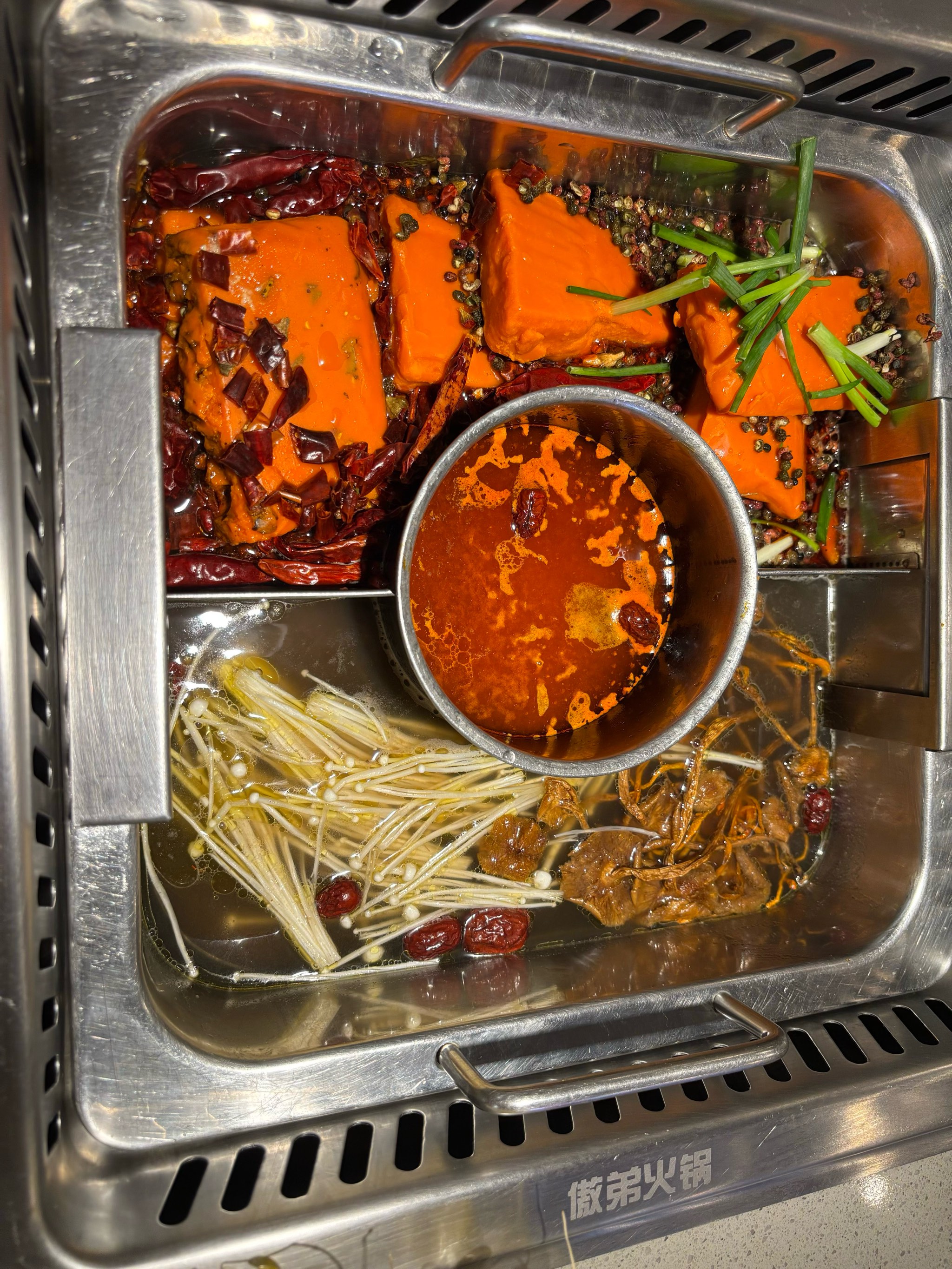 小县城火锅店需要投资多少钱(在小县城投资一个200平的火锅店)