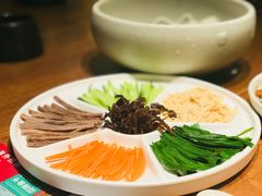 -云海肴·汽锅鸡·云南菜(天山百盛优客店)